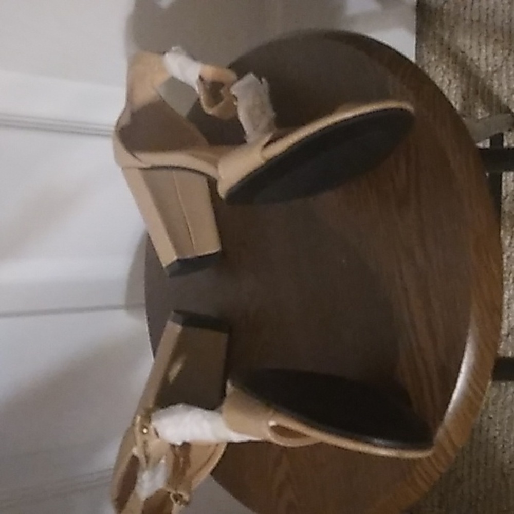 Shoes - Picture 2 of 5